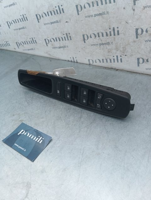 Pomili Rivestimenti interni e parti interne Renault Megane 3a Serie blocco comandi alzacristalli e retrovisori