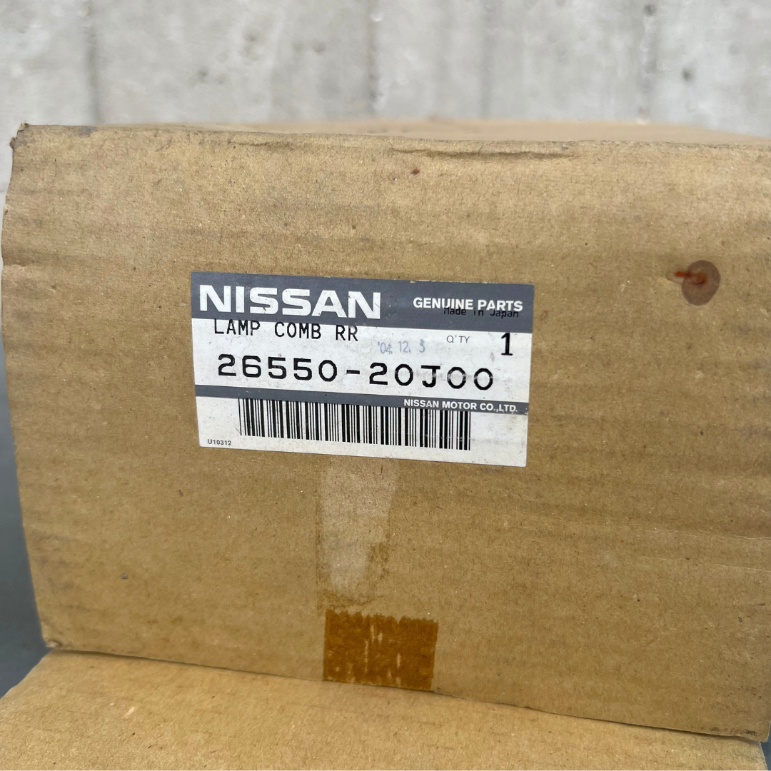 Nissan Patrol 26550-20J00 fanale posteriore destro originale