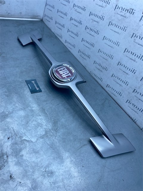 Pomili Lamierati esterni stemma anteriore Fiat Freemont