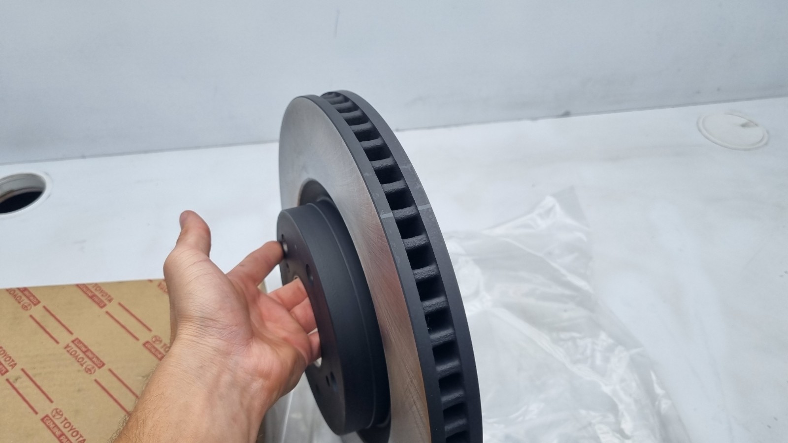 Pomili Freni e ricambi Toyota RAV4 disco freno anteriore nuovo OEM 43512-42050