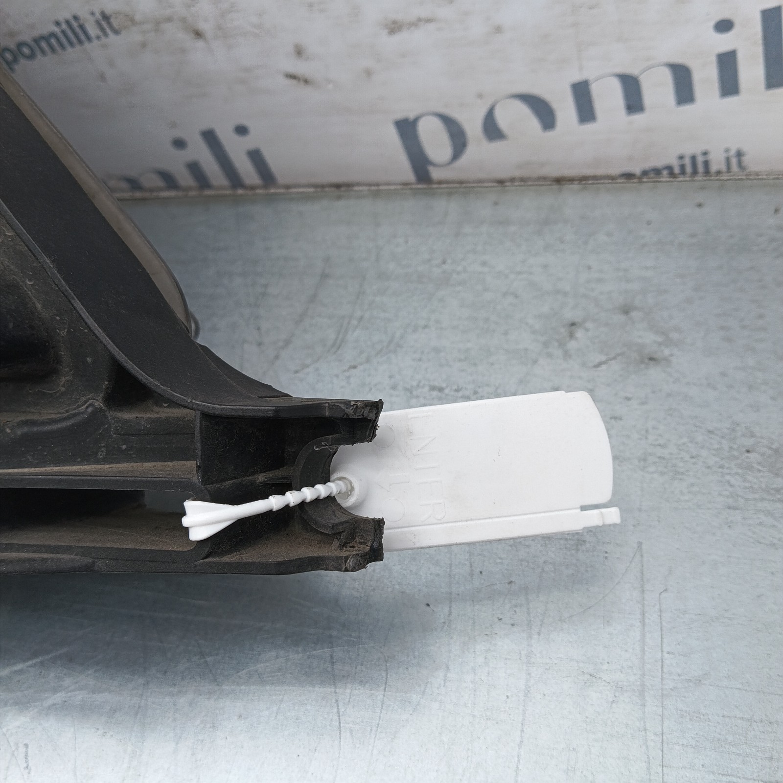 Pomili Fanaleria faro anteriore sinistro Mercedes-Benz Classe M W163 22315500 usato