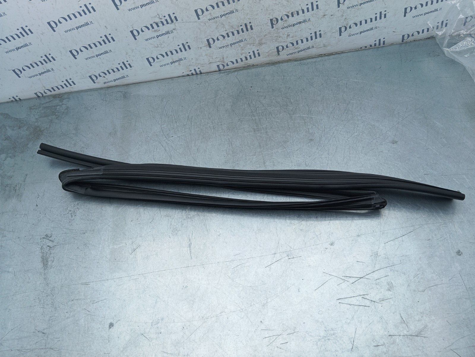 Pomili Lamierati esterni Guarnizione vetro porta Toyota RAV4 68152-42061