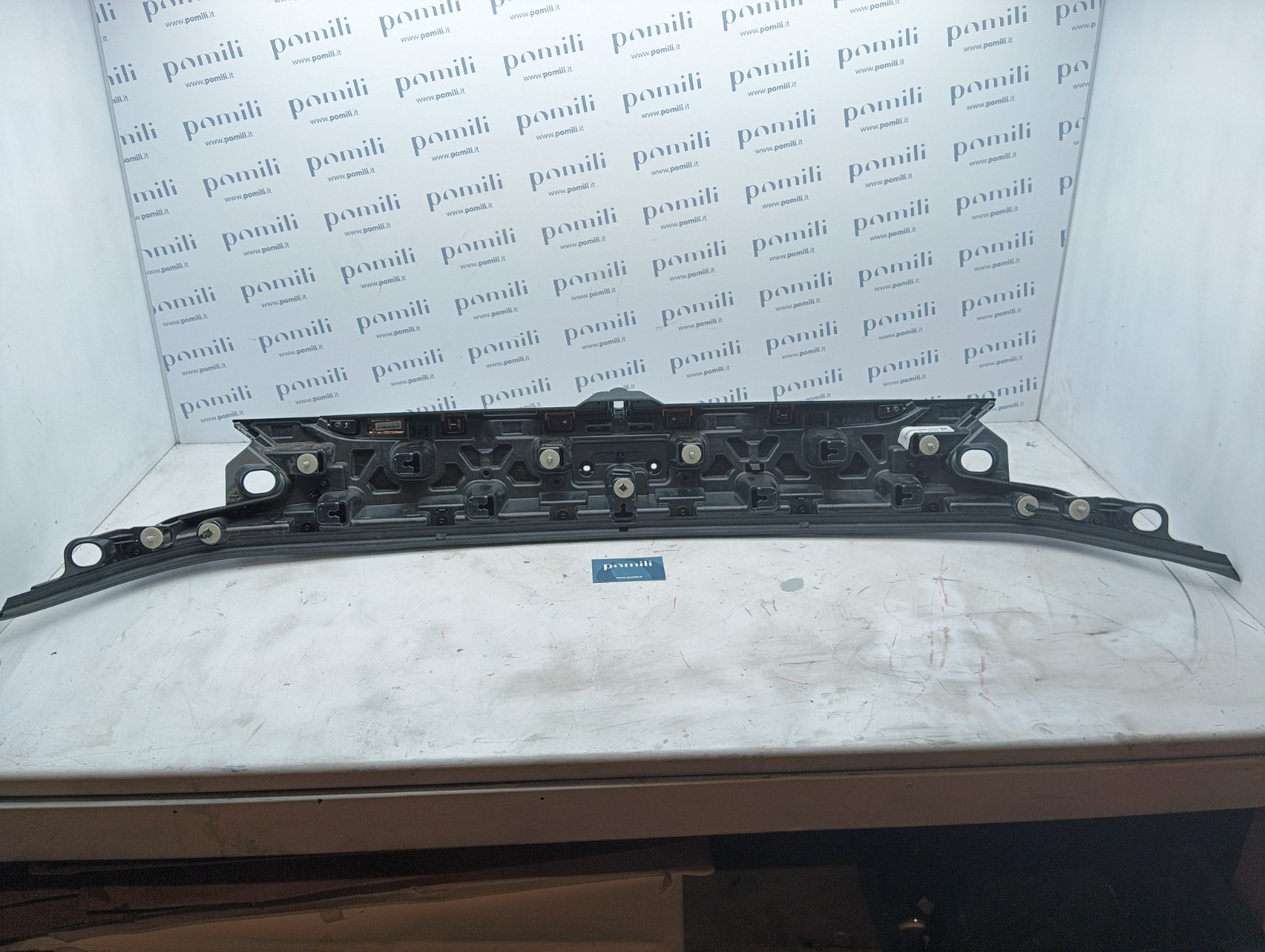 Pomili Lamierati esterni Ford Edge inserto portellone posteriore KTB R43401 AE