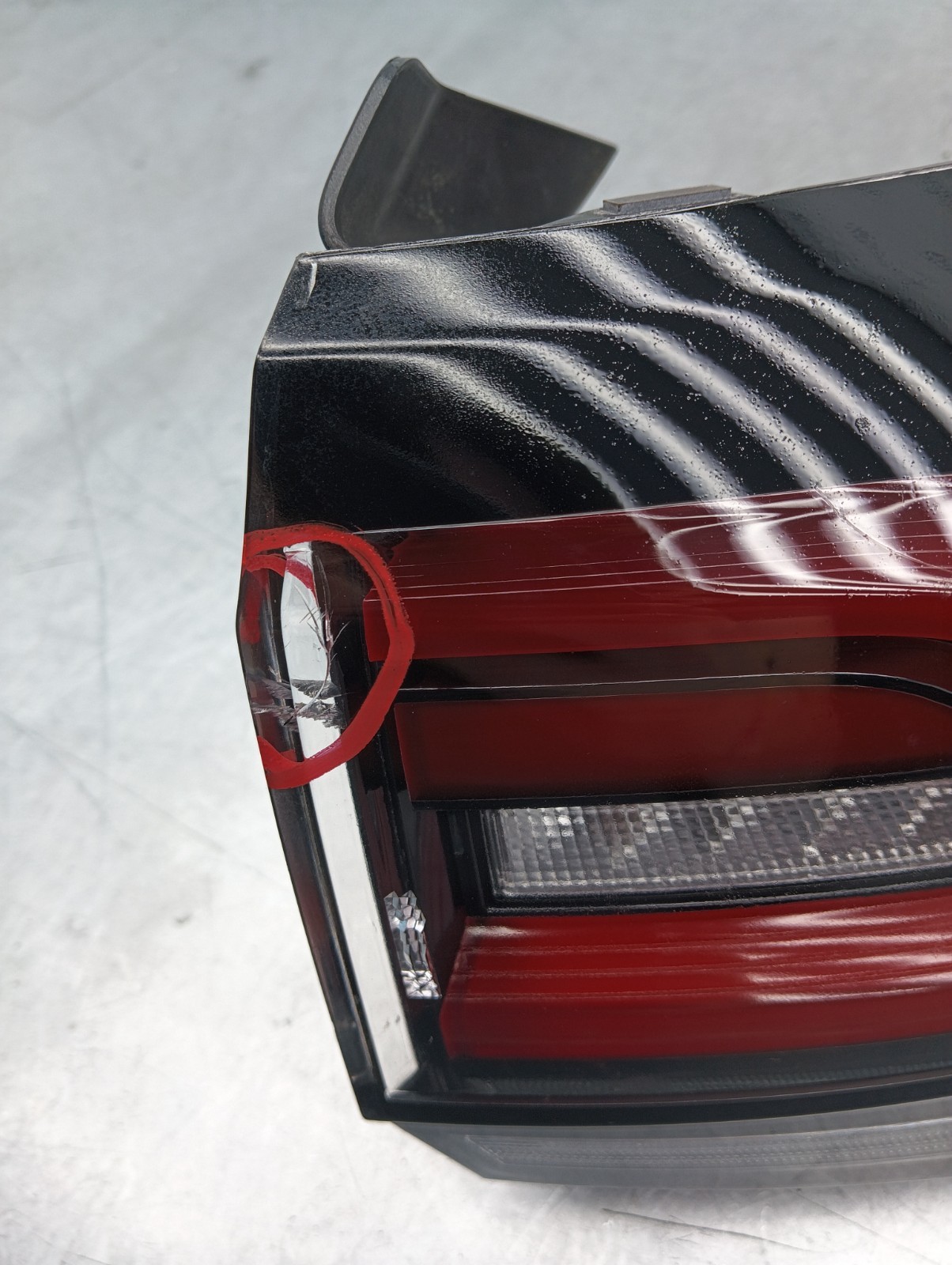 Pomili Fanaleria Volkswagen Taigo fanale posteriore destro crepato