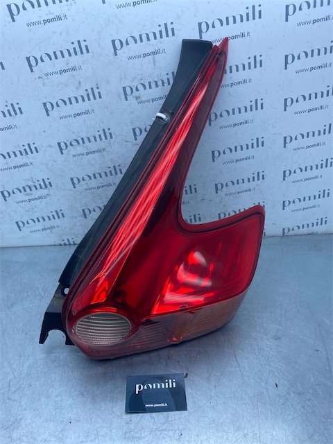 Pomili Fanaleria Nissan Juke F15E fanale posteriore destro