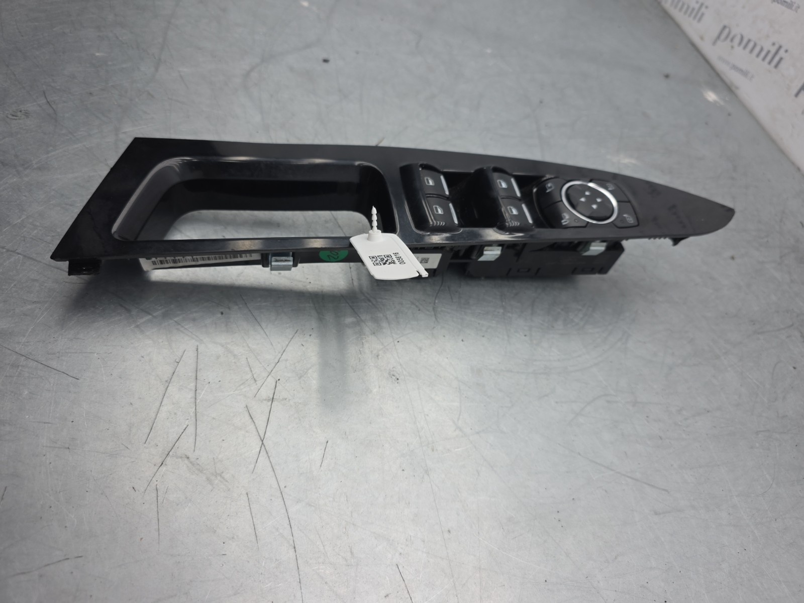 Pomili Rivestimenti interni e parti interne Pulsantiera alzavetri anteriore sinistra Ford Mondeo 2014-2022 DS73-14A564-HD3 usata