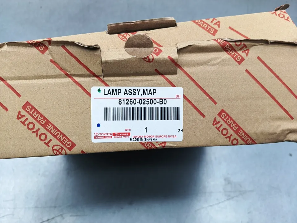 Pomili Fanaleria Plafoniera luce abitacolo Toyota Auris Corolla 81260-02500-B0 nuova