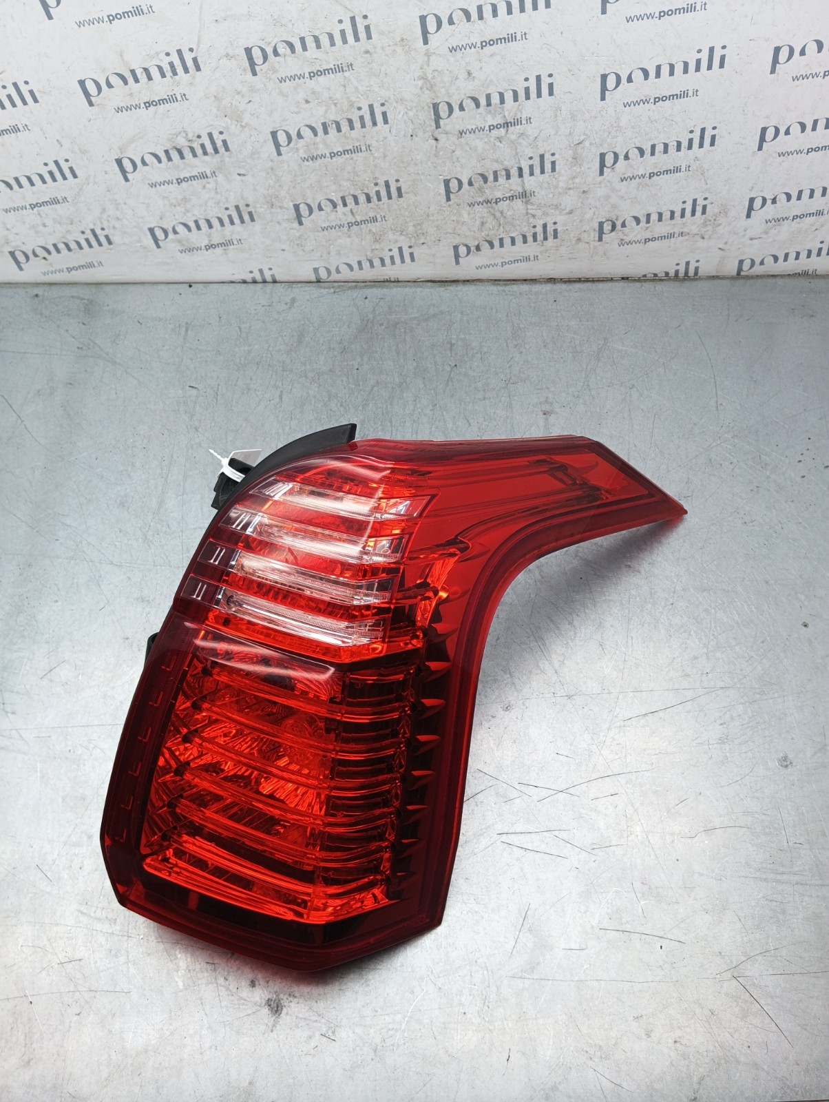 Pomili Fanaleria Peugeot 5008 fanale posteriore destro usato