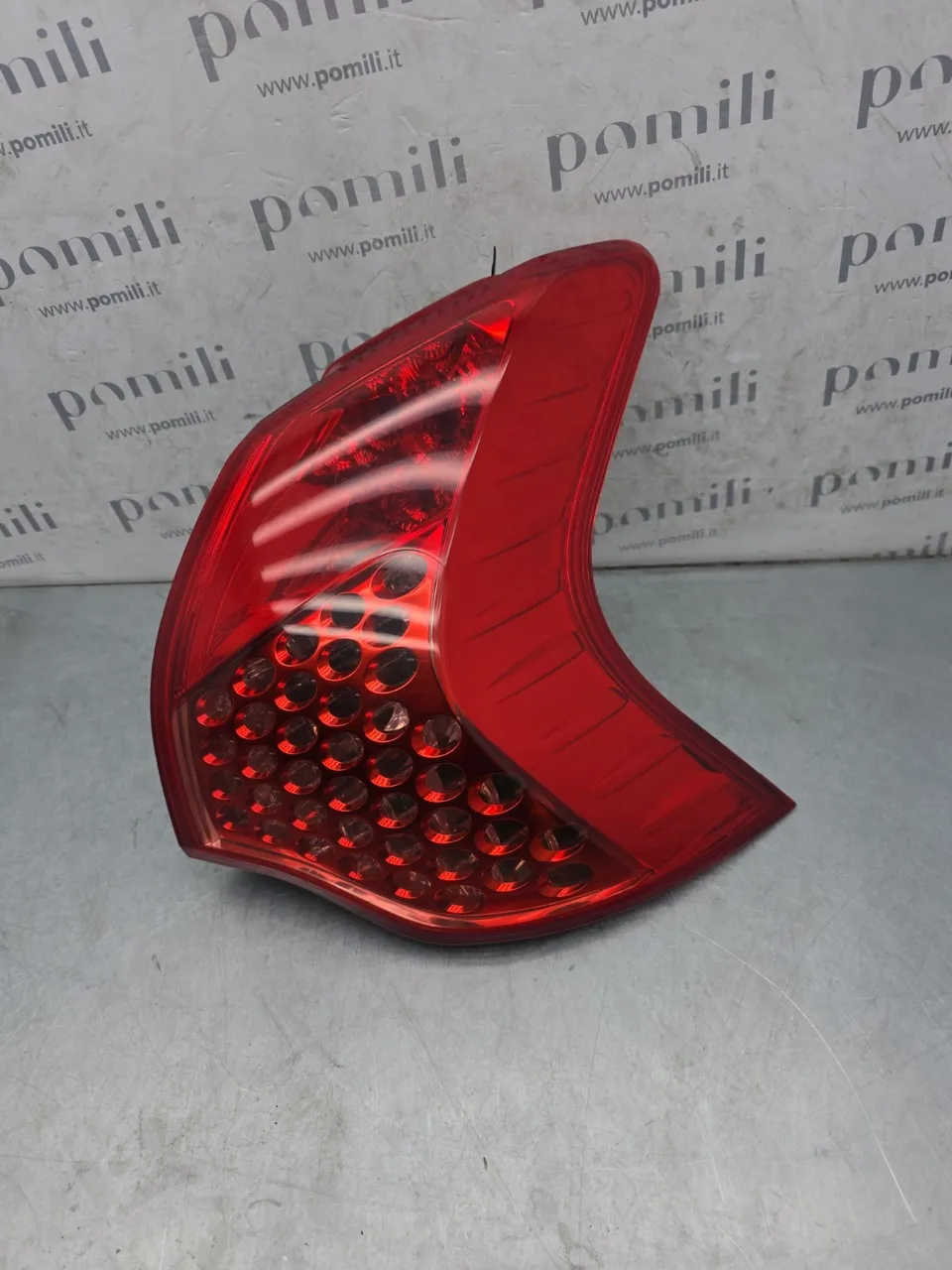 Pomili Fanaleria Fanale posteriore destro Peugeot 3008 2009-2016 usato OEM 9683460780