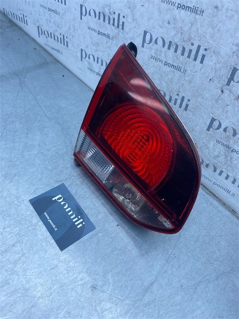 Pomili Fanaleria Volkswagen Golf (5K/AJ) fanale posteriore interno sinistro 09/08>