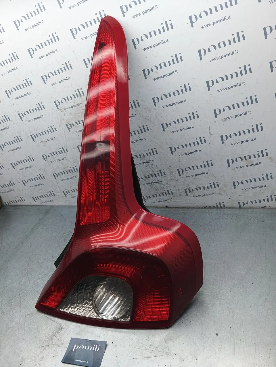 Pomili Fanaleria Volvo C30 1° Serie 27710205914 fanale posteriore destro usato