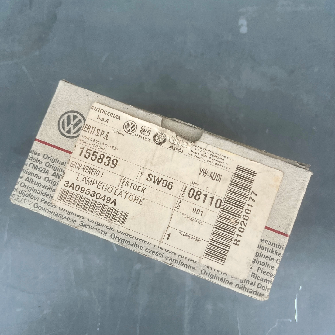 Sara Autoricambi Fanaleria 3A0953155A freccia anteriore sinistra VW Passat B4