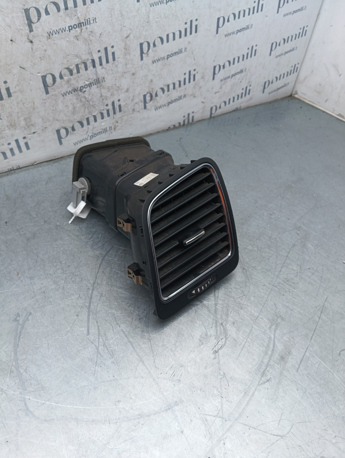 Pomili Climatizzazione Bocchetta aria Volkswagen Sharan 7NO819703D usata