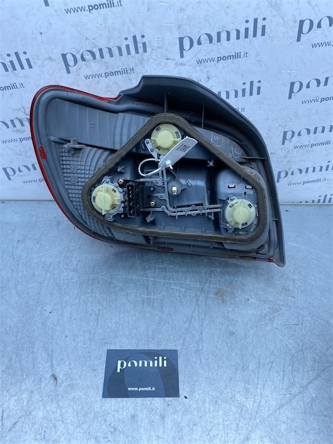 Pomili Fanaleria Toyota Yaris fanale posteriore destro