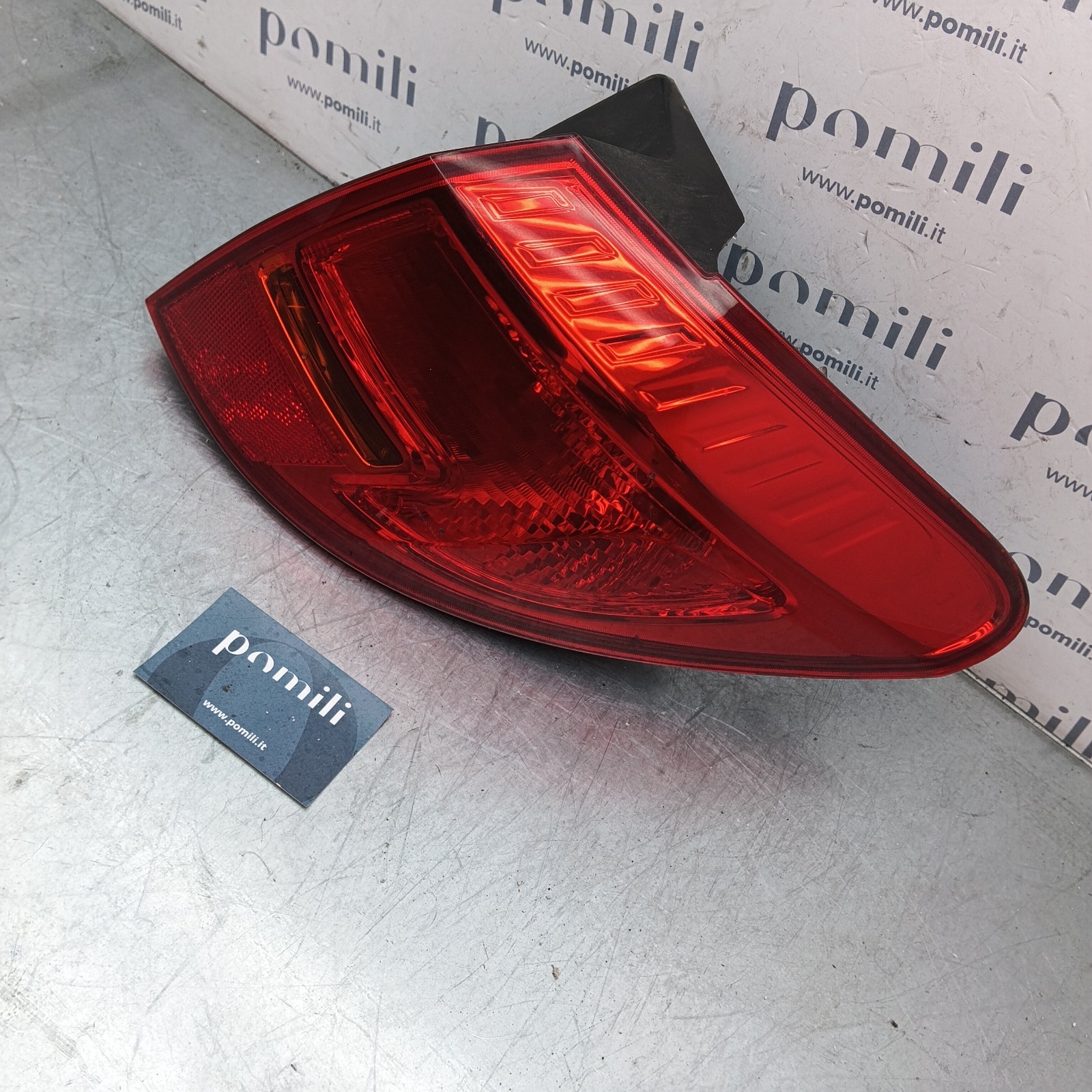 Pomili Fanaleria fanale posteriore Opel Meriva B destro usato