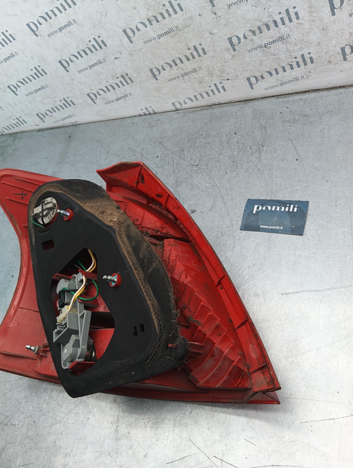 Pomili Fanaleria Toyota Yaris Serie 005638 fanale posteriore destro usato