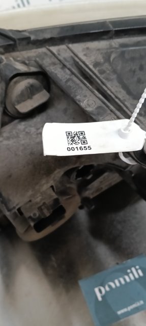 Pomili Fanaleria Dacia Duster proiettore anteriore destro