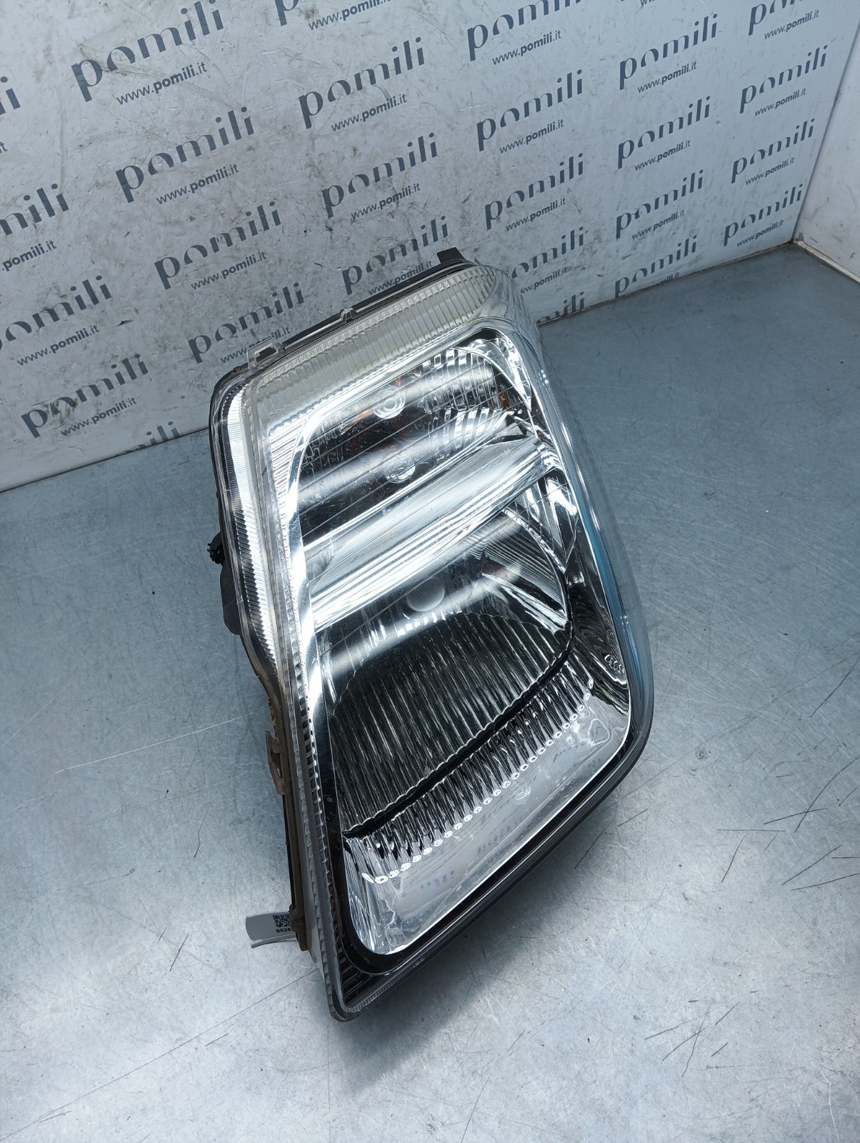 Pomili Fanaleria Faro anteriore sinistro Citroen C2 (2003-2010) 08-552-1119L usato