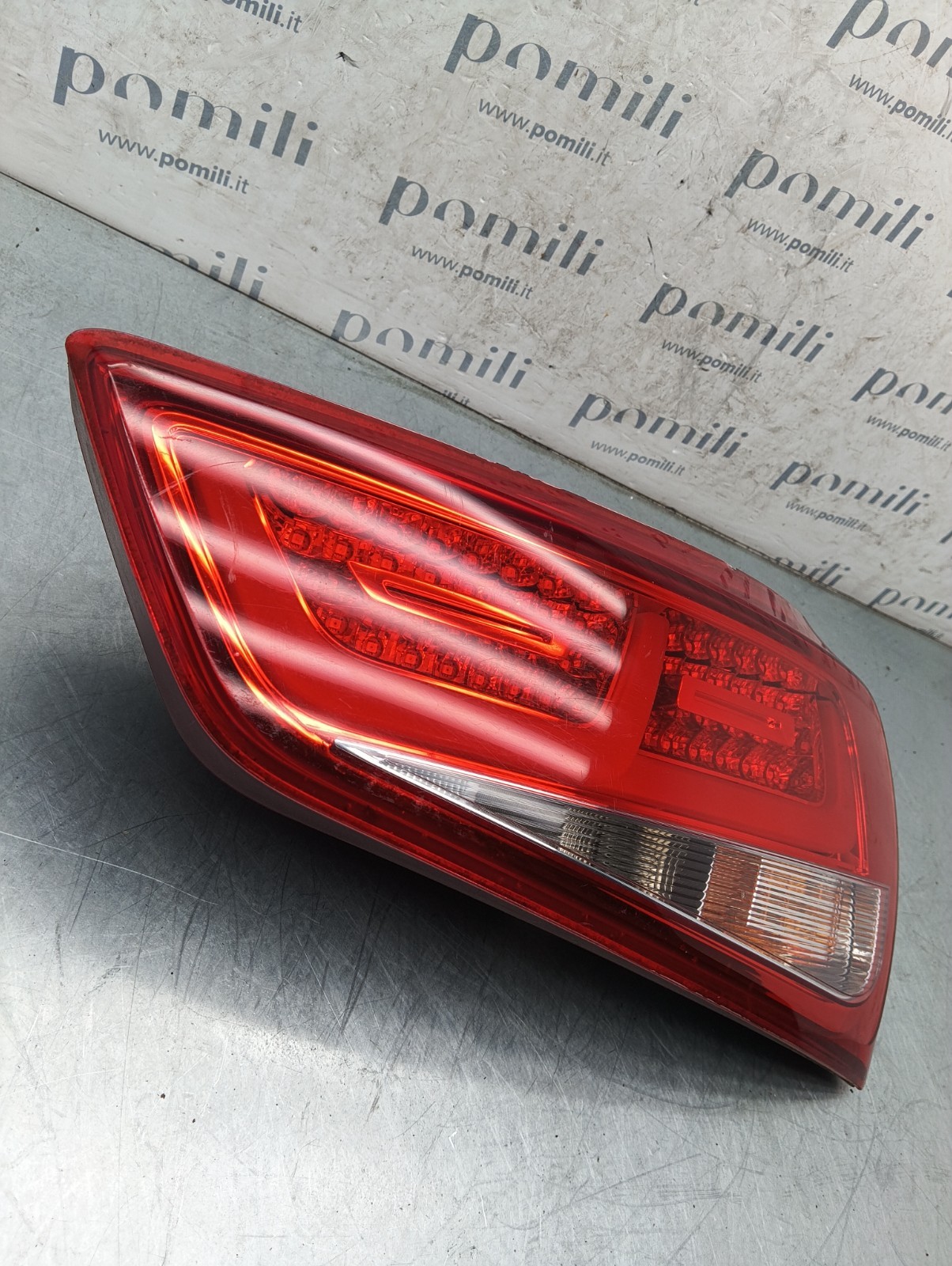 Pomili Fanaleria Audi A1 fanale posteriore destro usato scheggiato