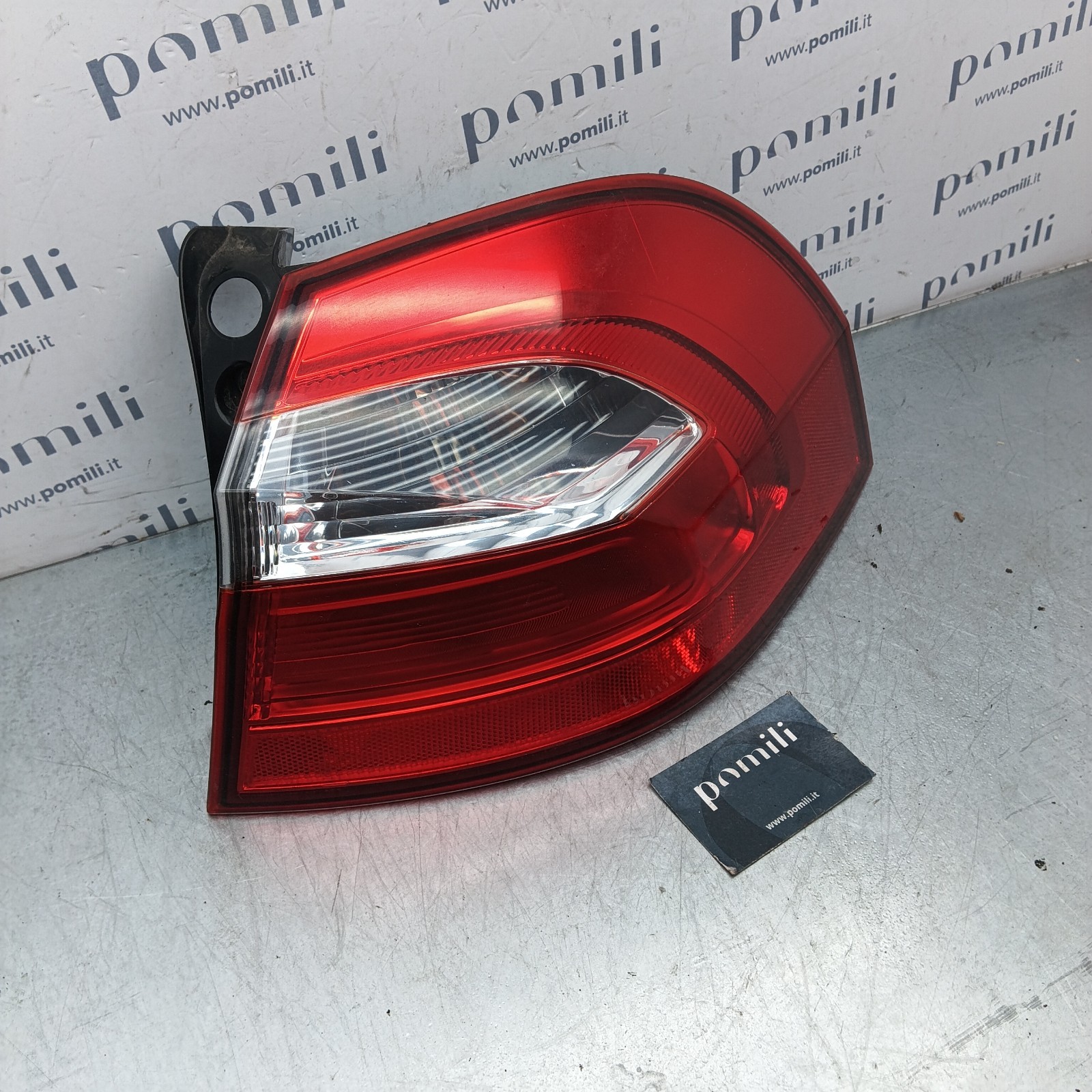 Pomili Fanaleria Kia Rio fanale posteriore destro 92402-1W2R usato