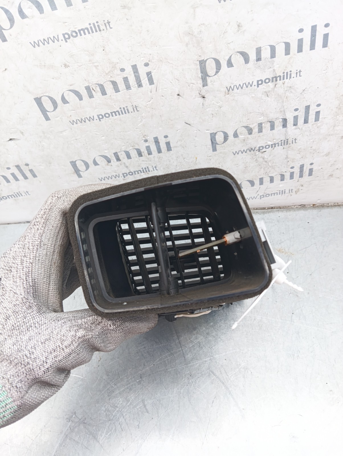 Pomili Climatizzazione Bocchetta aria Volkswagen Sharan 7NO819703D usata