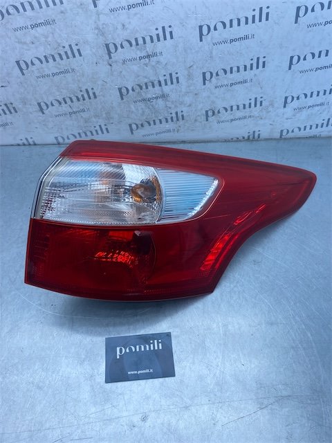 Pomili Fanaleria Fanale posteriore destro Ford Focus CB8 parte esterna