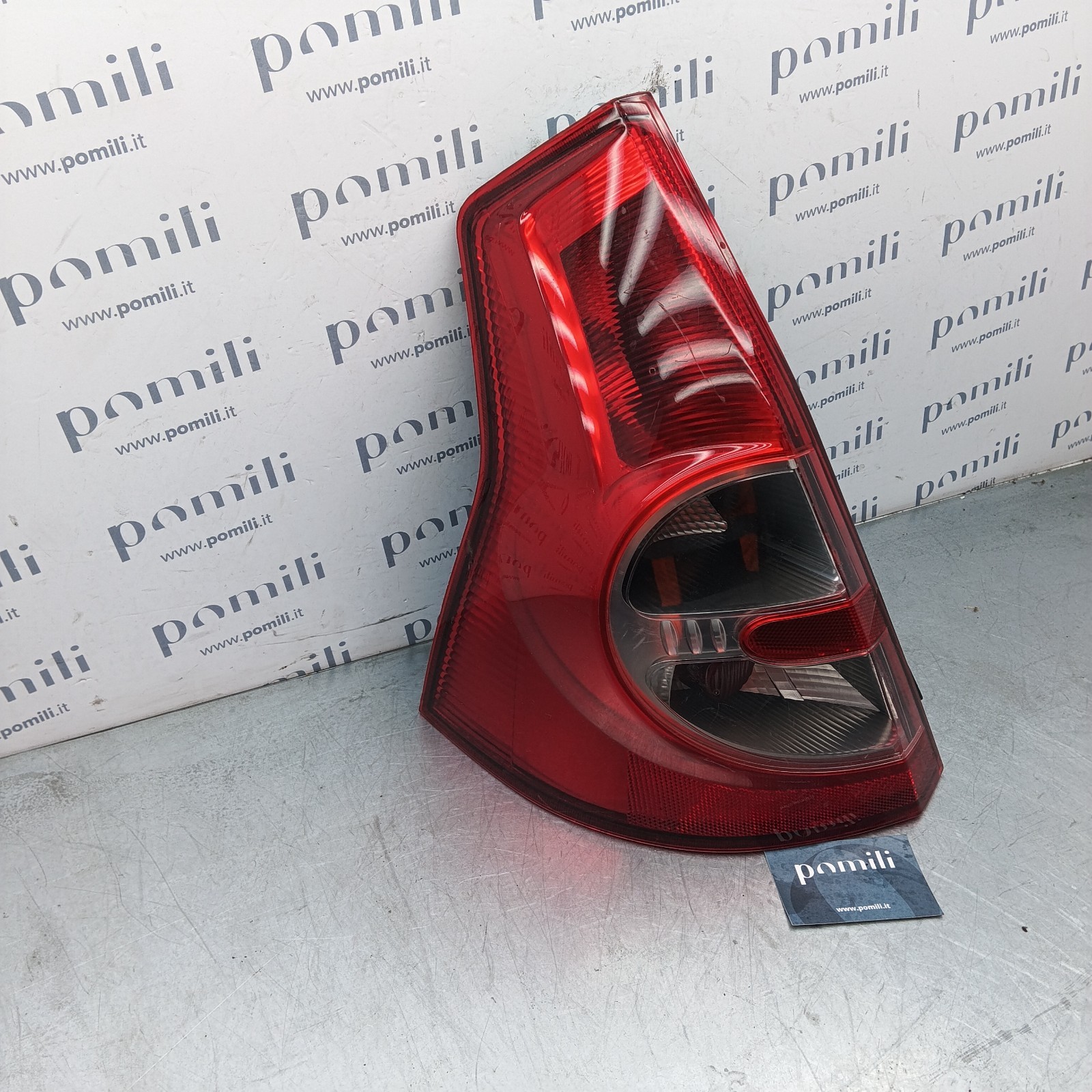 Pomili Fanaleria Dacia Sandero fanale posteriore destro usato