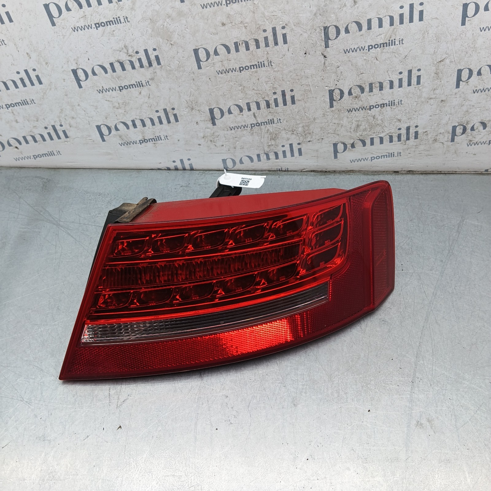 Pomili Fanaleria 8T8945096 fanale posteriore destro usato LED