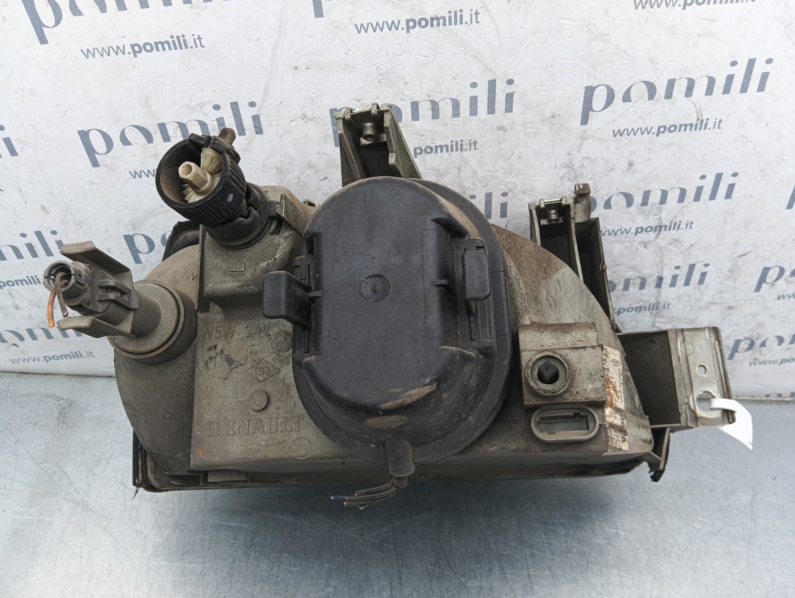 Pomili Fanaleria 551-1123R faro Renault Clio I sinistro usato