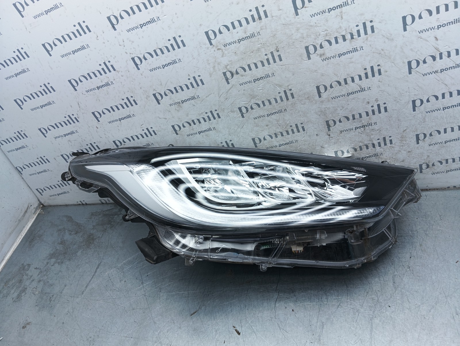 Pomili Fanaleria Faro anteriore destro LED Toyota Yaris 4 2020-2026 EUK0-8 usato