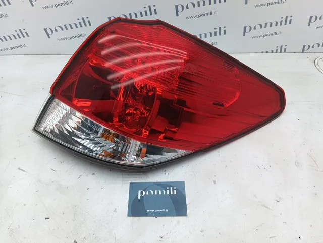 Pomili Fanaleria Fanale posteriore Subaru Outback destro 22020067 usato