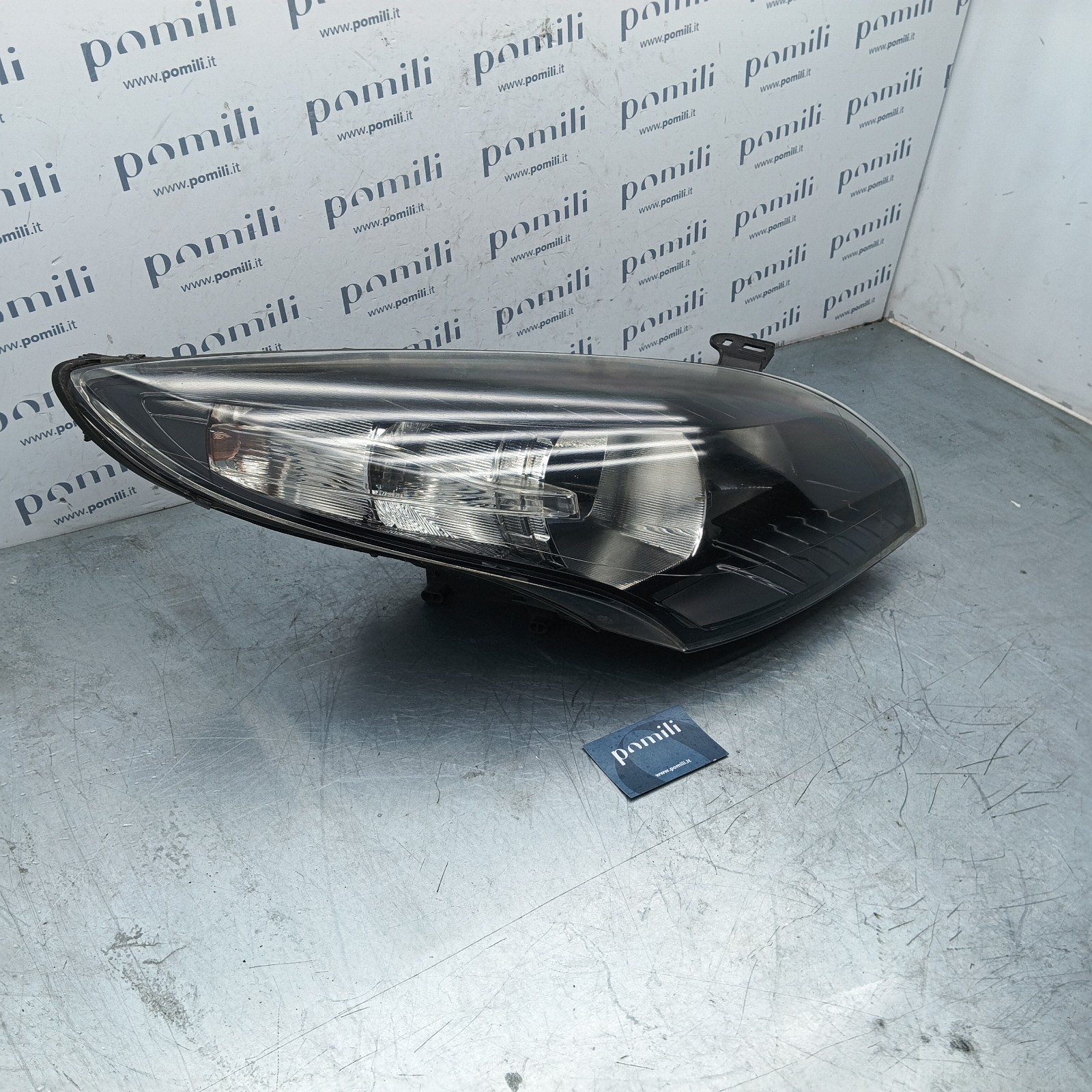 Pomili Fanaleria Renault Mégane III 260602446R faro anteriore sinistro usato