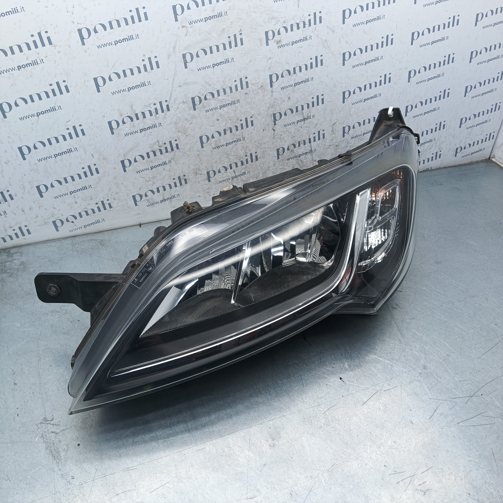 Pomili Fanaleria Fiat Ducato Peugeot Boxer Citroen Jumpy faro anteriore sinistro usato