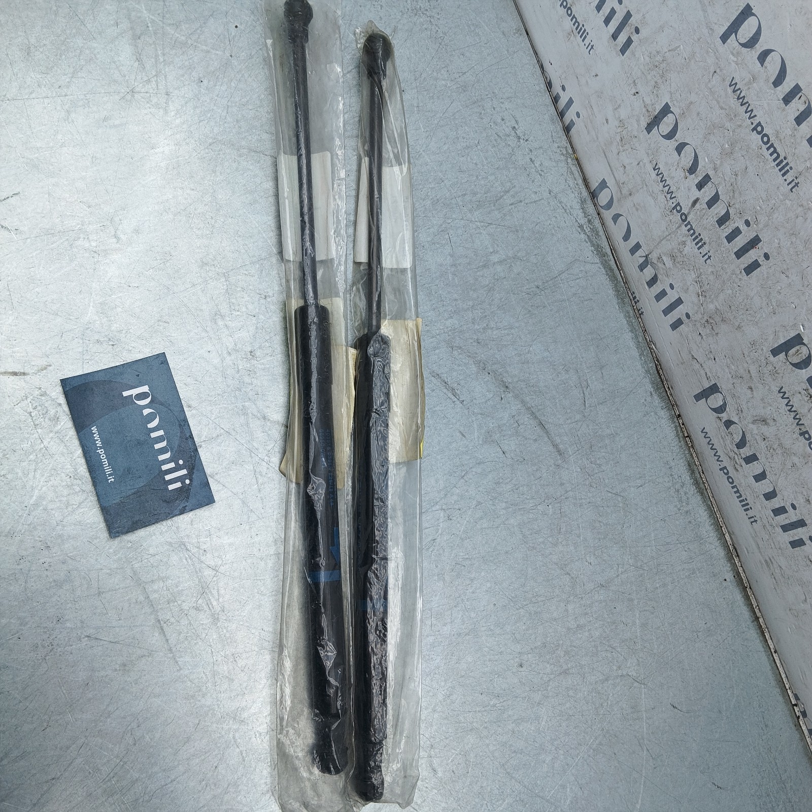 Pomili Sterzo e ammortizzatori Coppia pistoncini portellone Toyota Yaris I 68950-0W641 nuovi