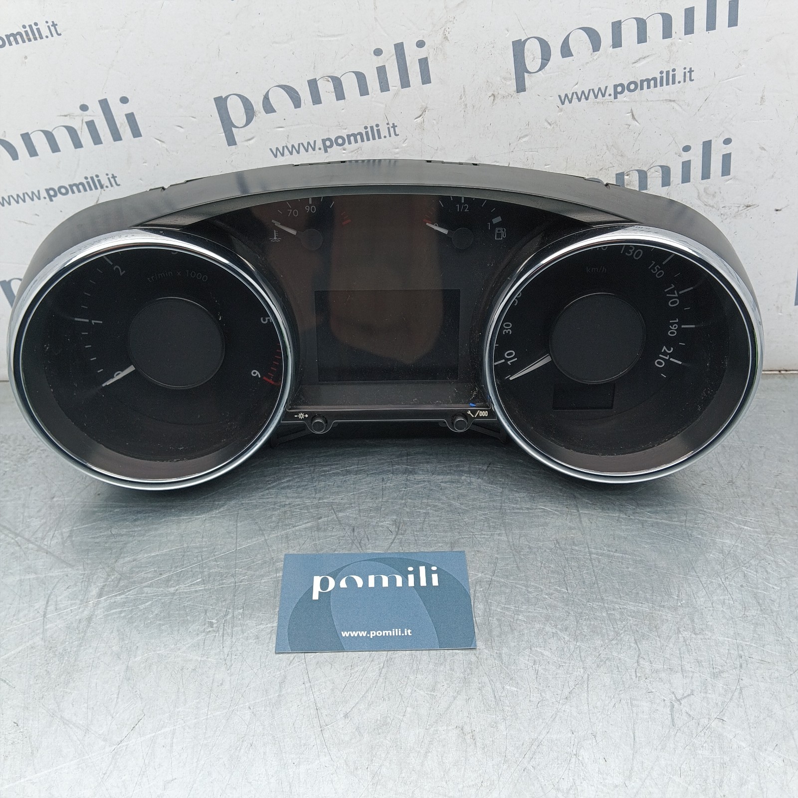 Pomili Rivestimenti interni e parti interne Peugeot 5008 1 serie quadro strumenti usato