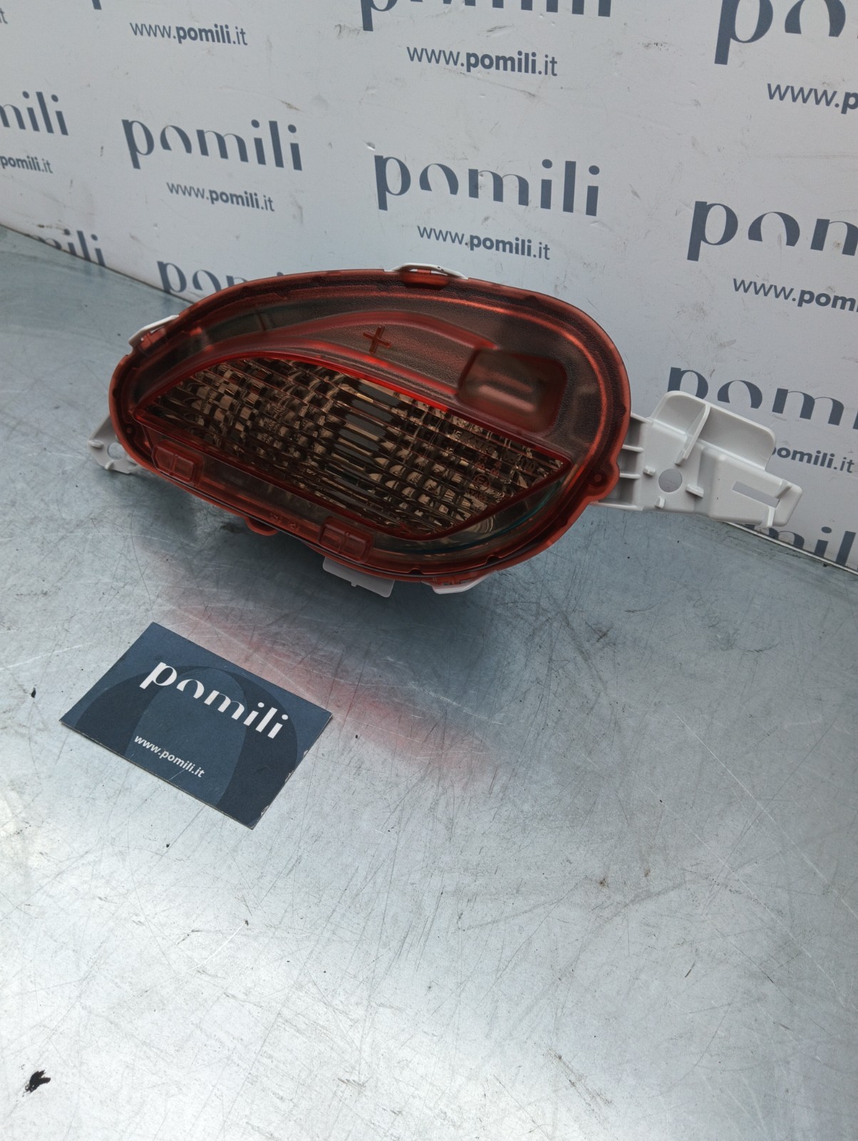 Pomili Fanaleria Toyota Yaris fanale posteriore fendinebbia destro 2015-2020