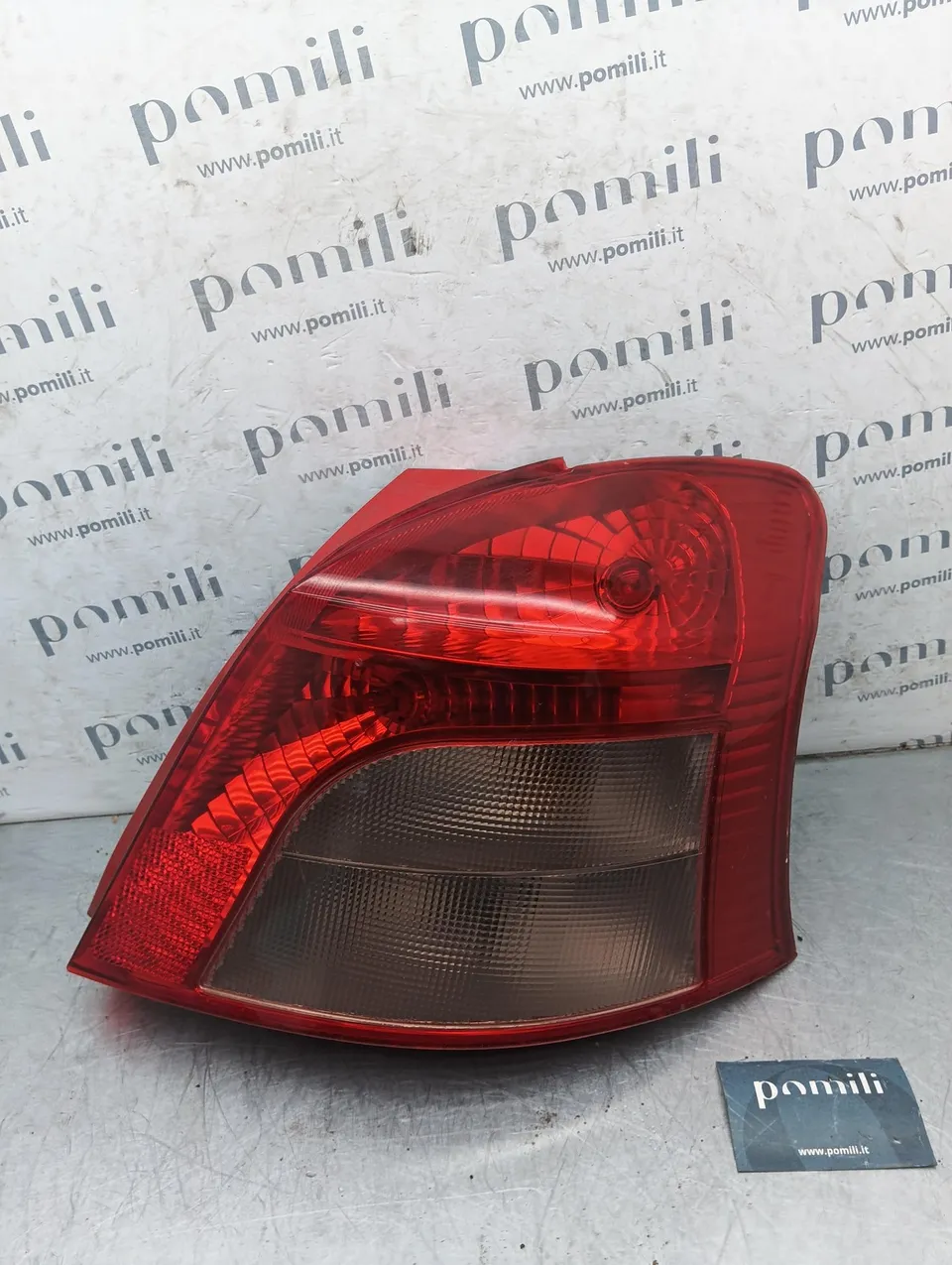 Pomili Fanaleria Toyota Yaris Serie 005638 fanale posteriore destro usato
