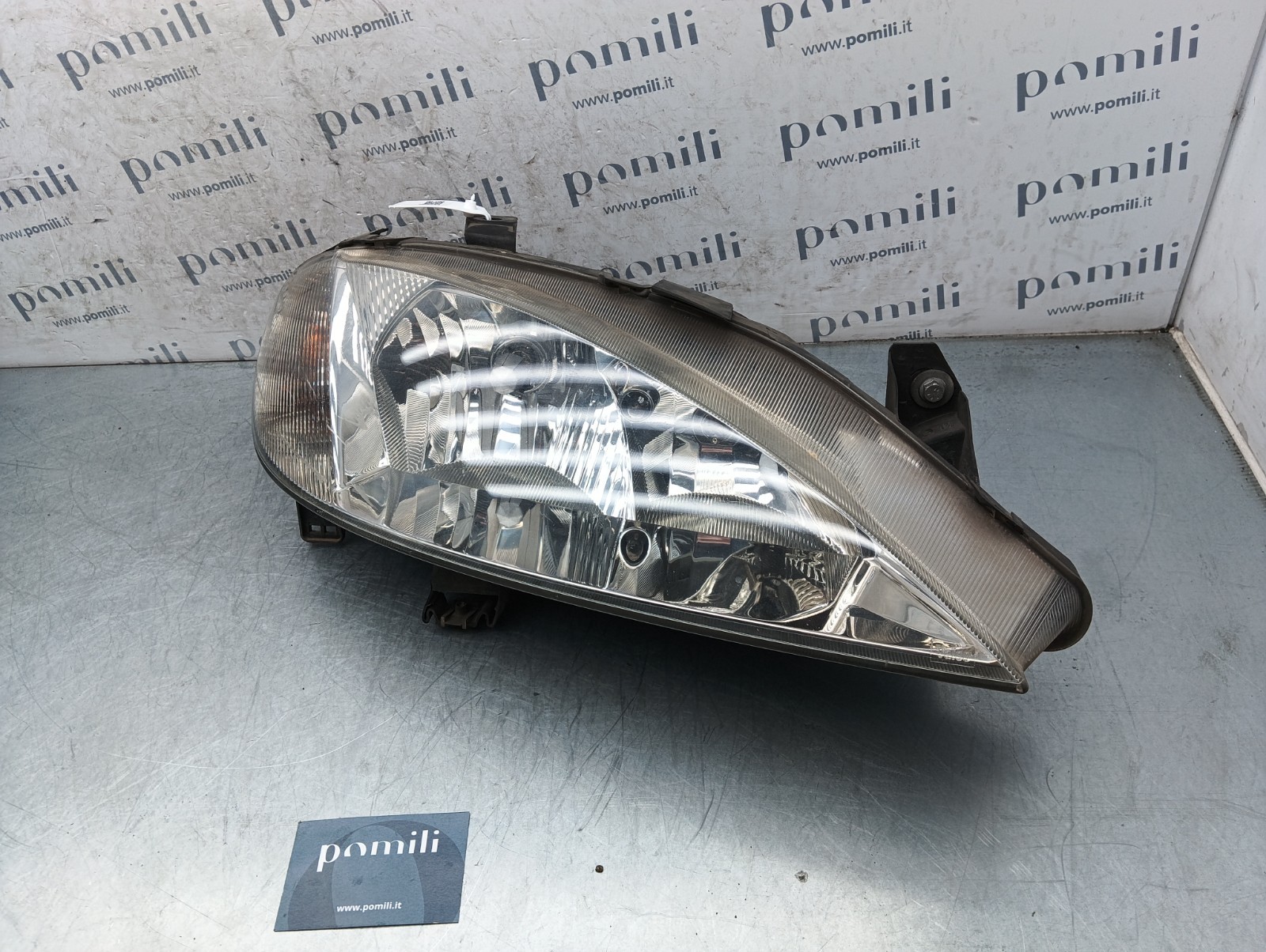 Pomili Fanaleria Renault Megane 7700427870D faro anteriore destro usato