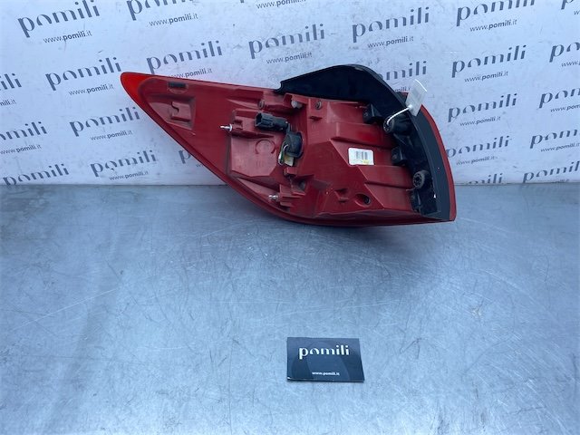 Pomili Fanaleria Fanale post. parte est. DX Kia Sportage 3a Serie S002 fanale posteriore