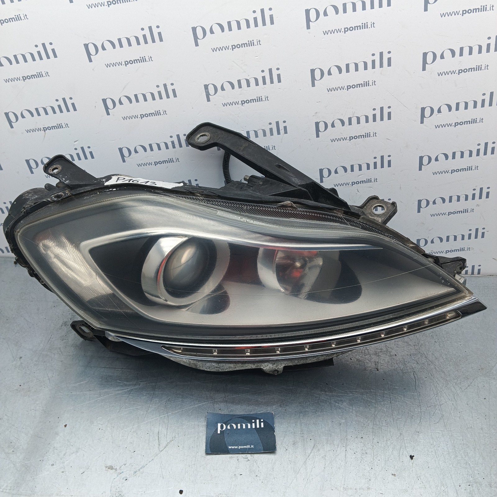 Pomili Fanaleria Faro anteriore sinistro Lancia Delta III 46090757 usato