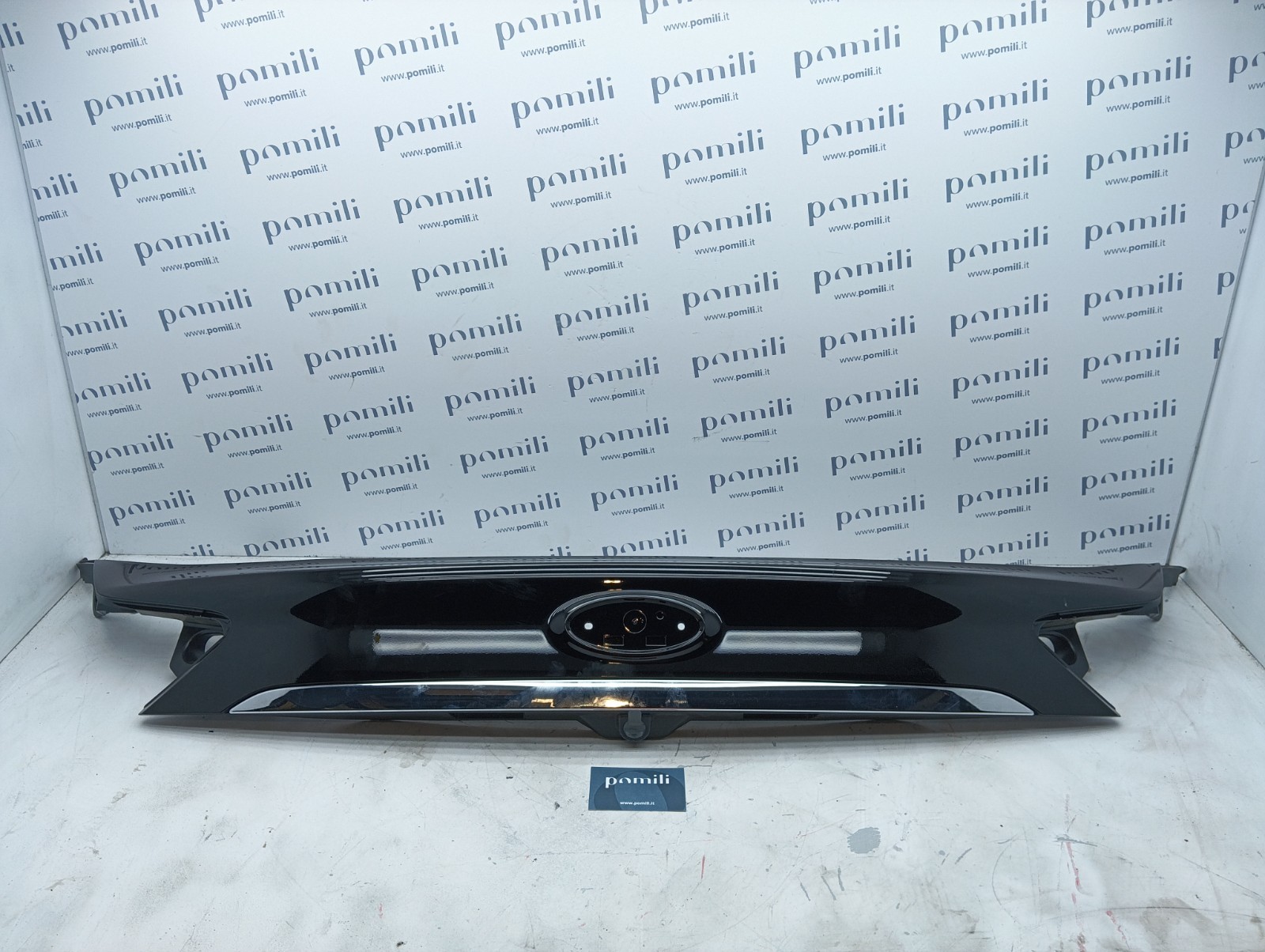 Pomili Lamierati esterni Ford Edge inserto portellone posteriore KTB R43401 AE