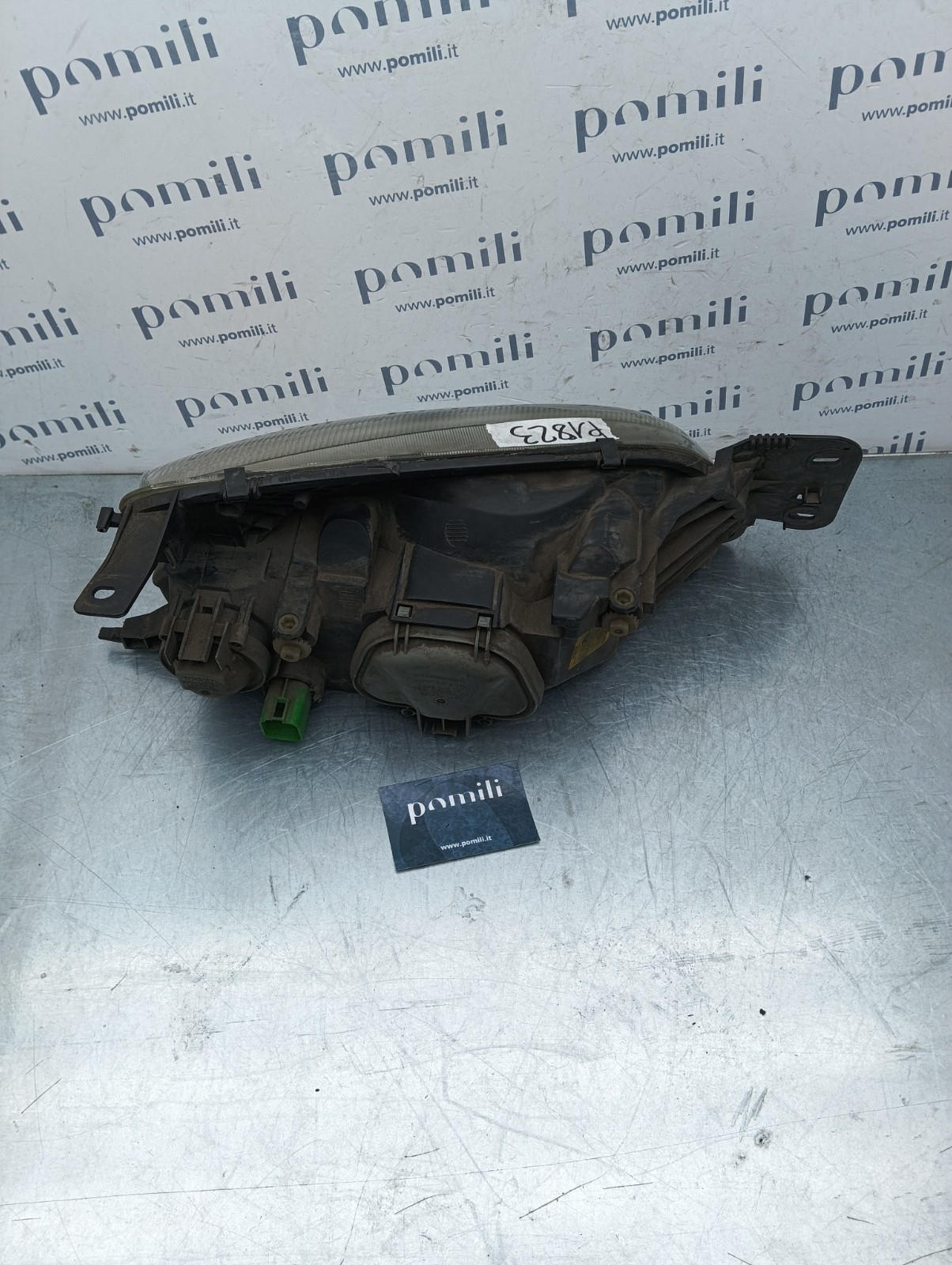Pomili Fanaleria Ford Fiesta IV faro anteriore sinistro 1305235478 usato