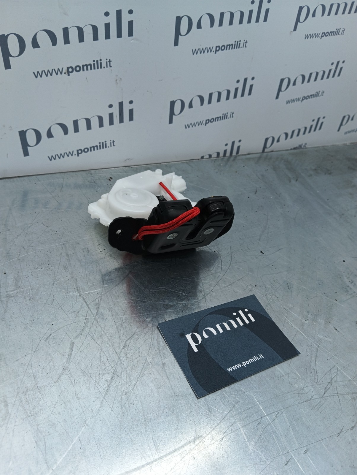 Pomili Lamierati esterni Toyota serratura portellone 69350-52391 nuova