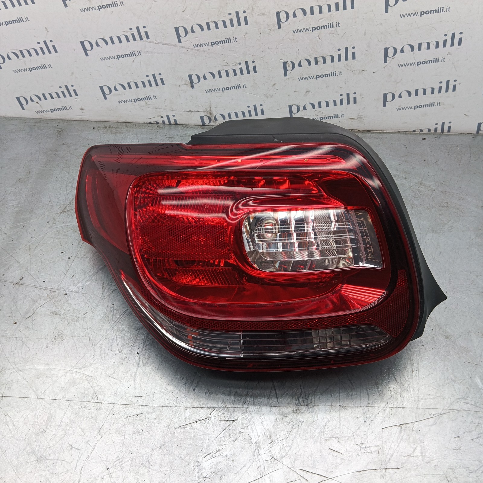 Pomili Fanaleria Citroen DS3 Fanale posteriore sinistro 9676973880-00 usato