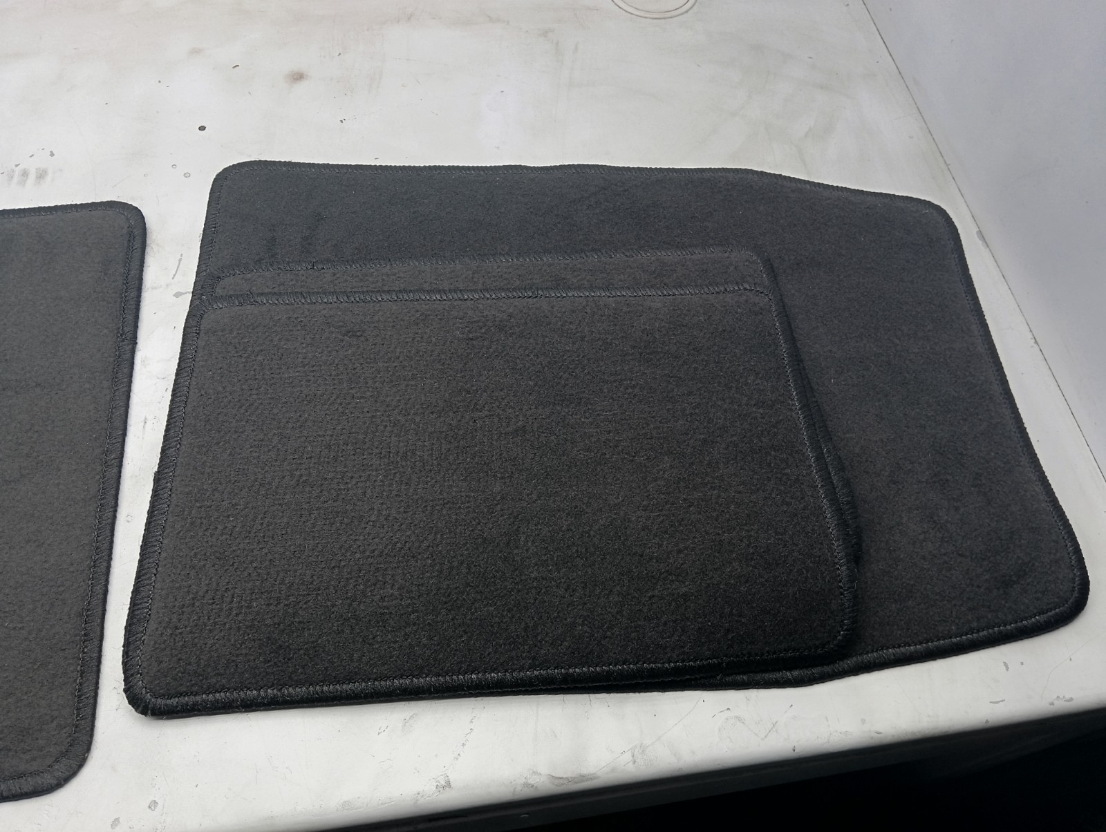 Pomili Rivestimenti interni e parti interne kit tappetini auto nuovo