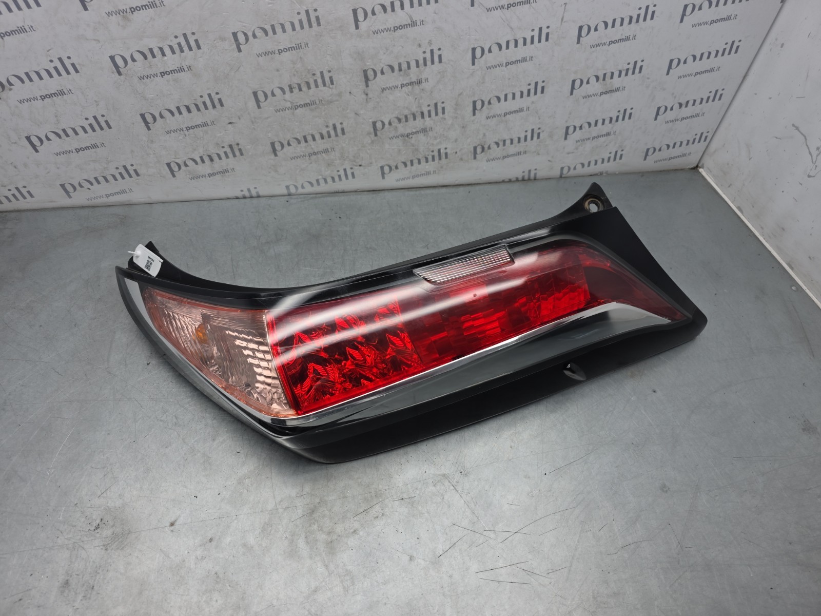 Pomili Fanaleria Toyota Aygo II 81551-0H110 fanale posteriore destro LED usato
