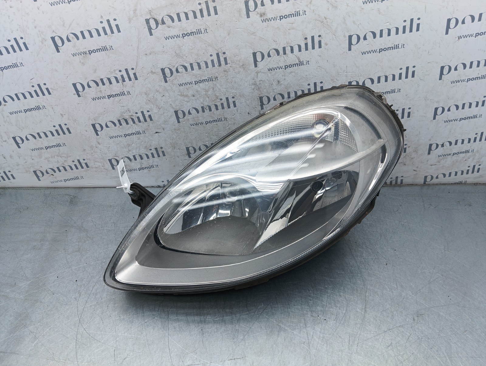 Pomili Fanaleria Faro anteriore sinistro Lancia Ypsilon 153873-01 usato spinotto bianco