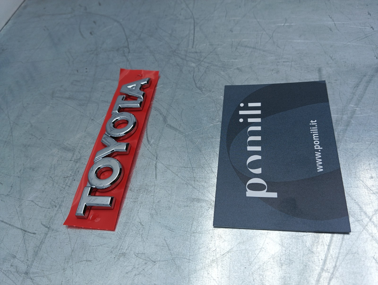 Pomili Lamierati esterni Targhetta scritta Toyota tutti i modelli 75446-0D010 emblema nuovo