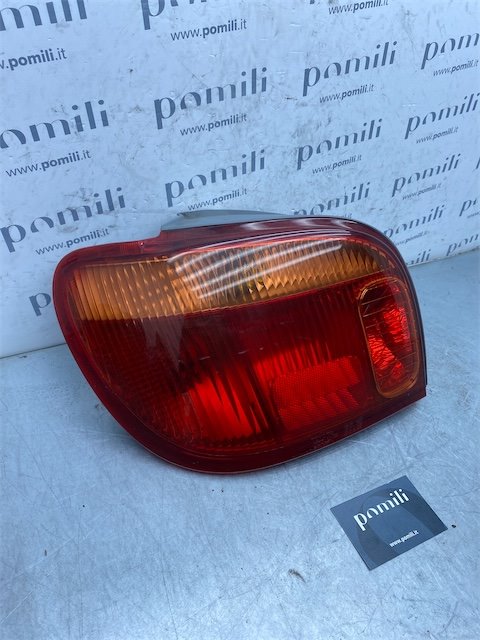 Pomili Fanaleria TOYOTA YARIS fanale posteriore sinistro FRP