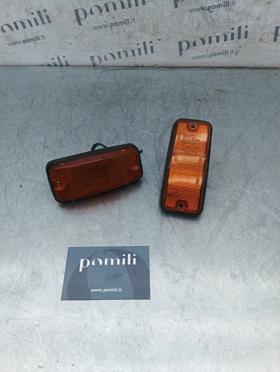 Pomili Fanaleria coppia frecce parafango Isuzu Trooper 214-21338 usate